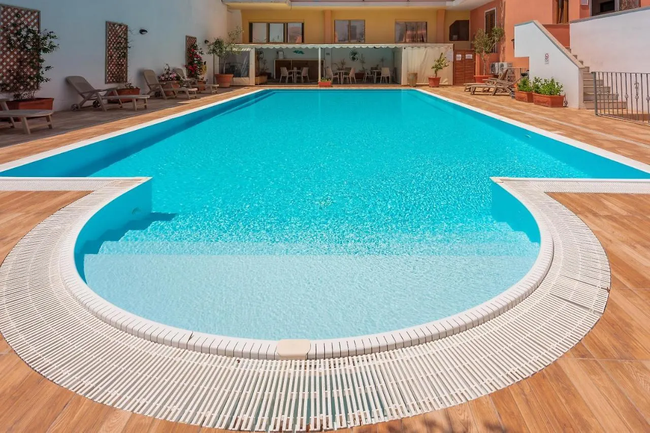 Relaxing Cristal Bedroom Apartment Sleeps Nui1501 Santa Teresa Gallura 0*,
