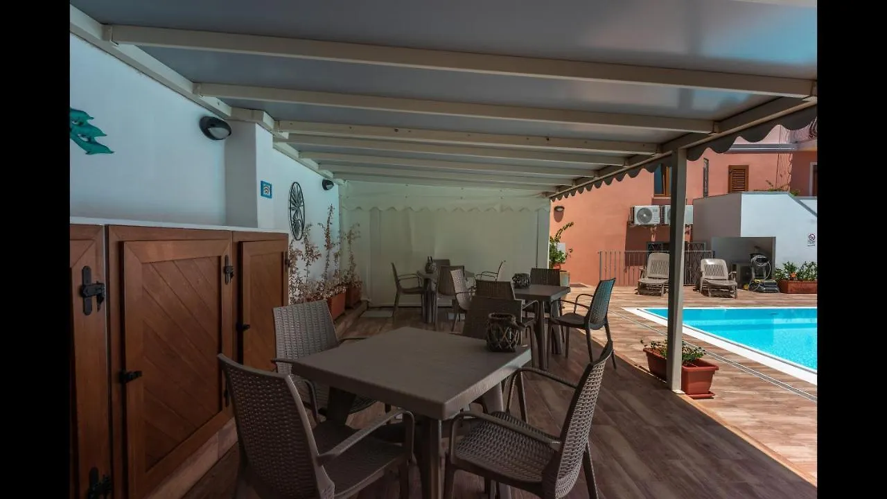 Relaxing Cristal Bedroom Apartment Sleeps Nui1501 Santa Teresa Gallura