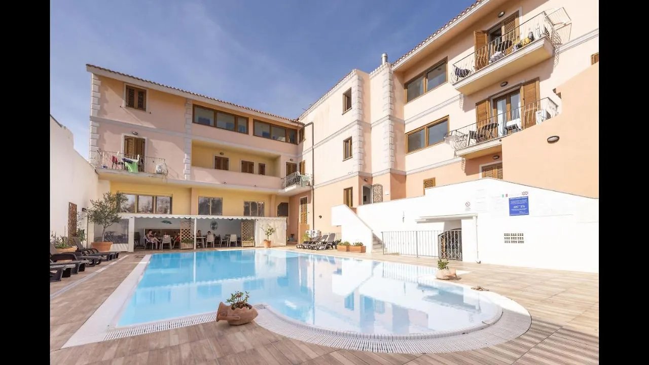Relaxing Cristal Bedroom Apartment Sleeps Nui1501 Santa Teresa Gallura Italy