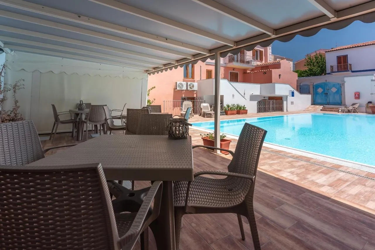 Relaxing Cristal Bedroom Apartment Sleeps Nui1501 Santa Teresa Gallura